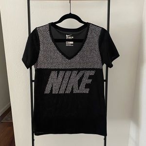 Nike T-shirt - Medium